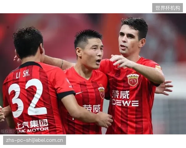 罗马尼亚国脚斯坦丘盘活大连全队进攻,世界级中场传球视野撕裂蓉城防线。 罗马尼亚国脚斯坦丘盘活大连全队进攻,世界级中场传球视野撕裂蓉城防线。